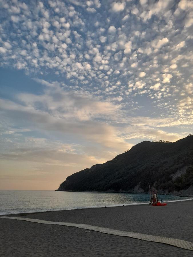 La Casa Di Gaia Apartment Sestri Levante Bagian luar foto